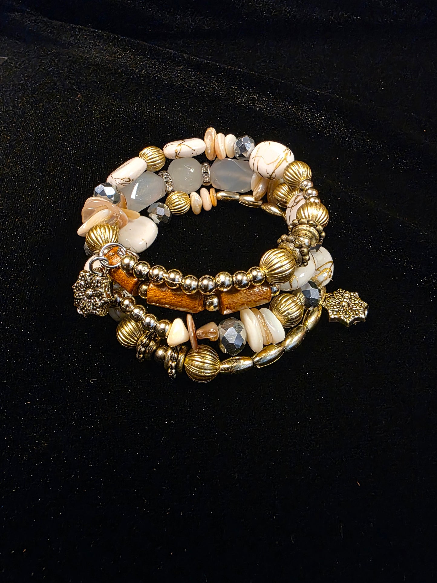 NATURAL STONE BRACELET VAULT