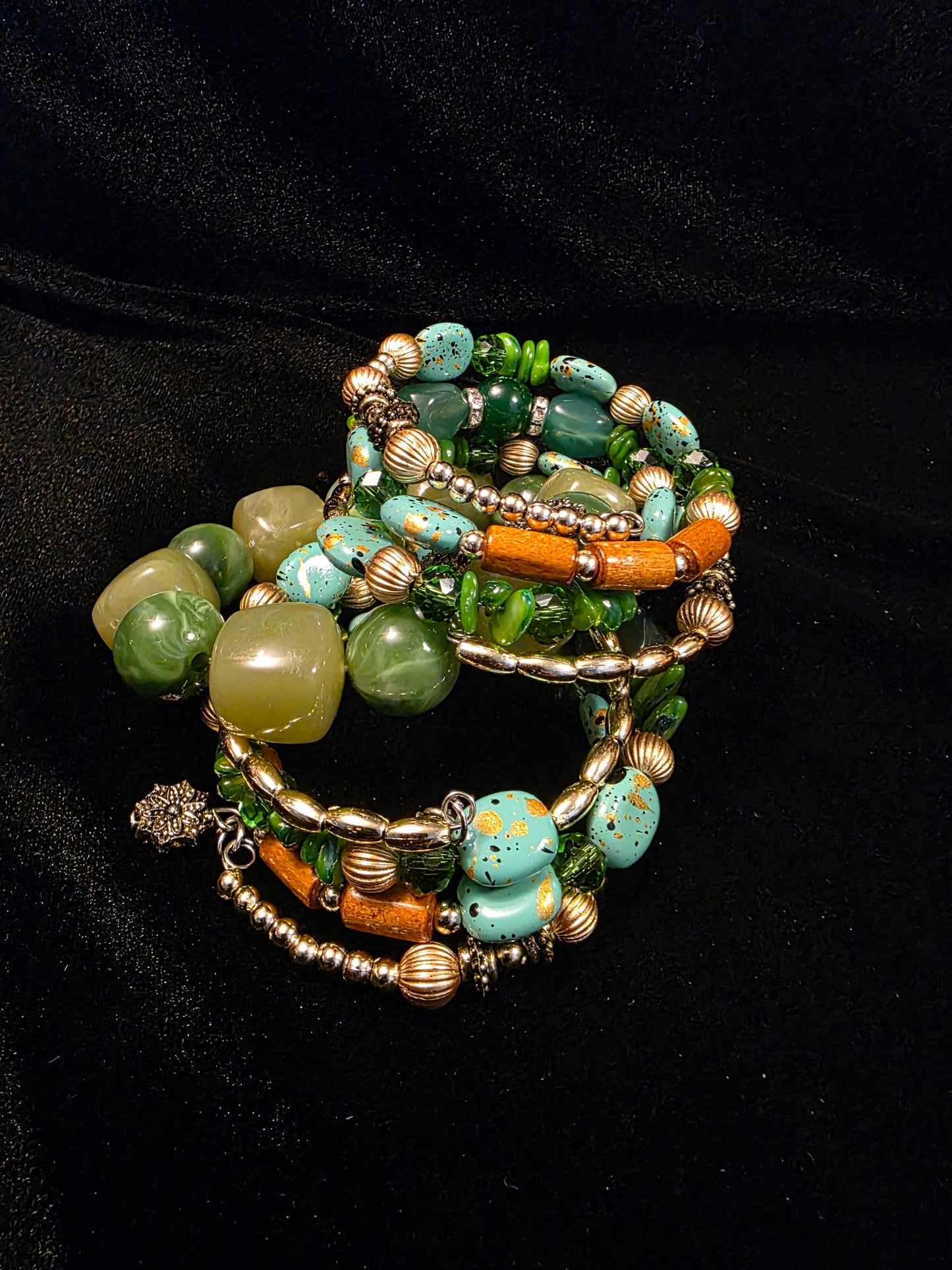NATURAL STONE BRACELET VAULT