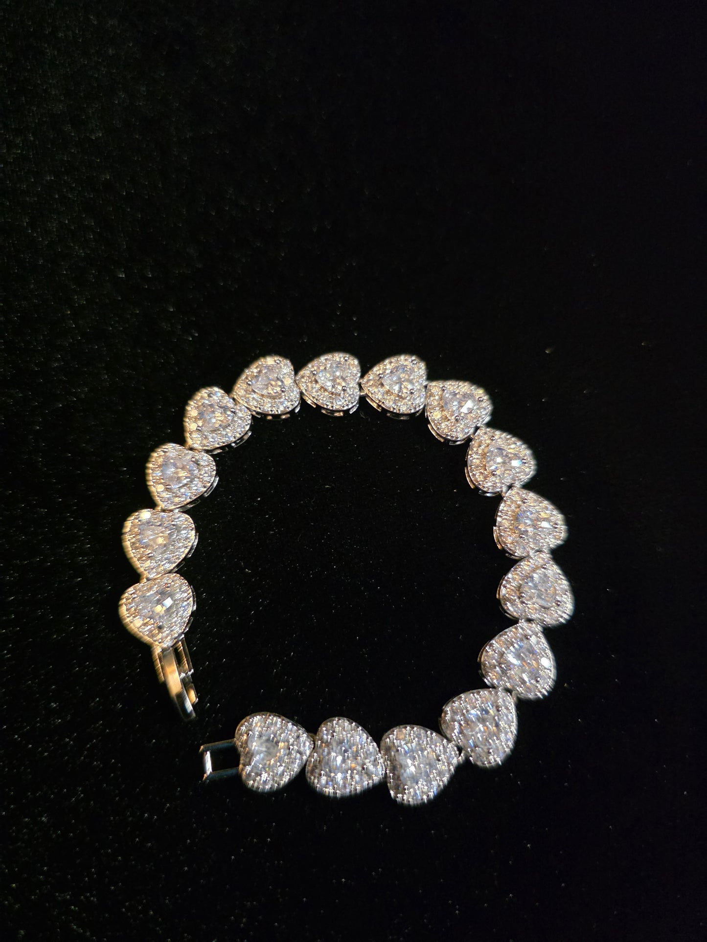 💎Capri Heart Crystal Bracelet Vault💎